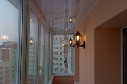 Фото натяжных потолков на балконе № 1