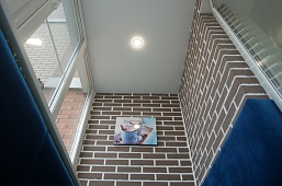 Фото натяжных потолков на балконе № 5